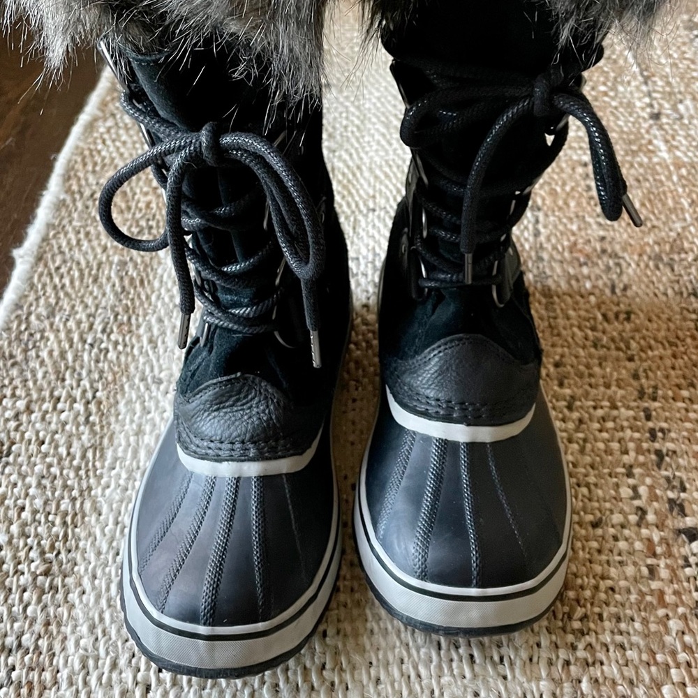 Sorel Joan of Arctic Snow Boots with original box